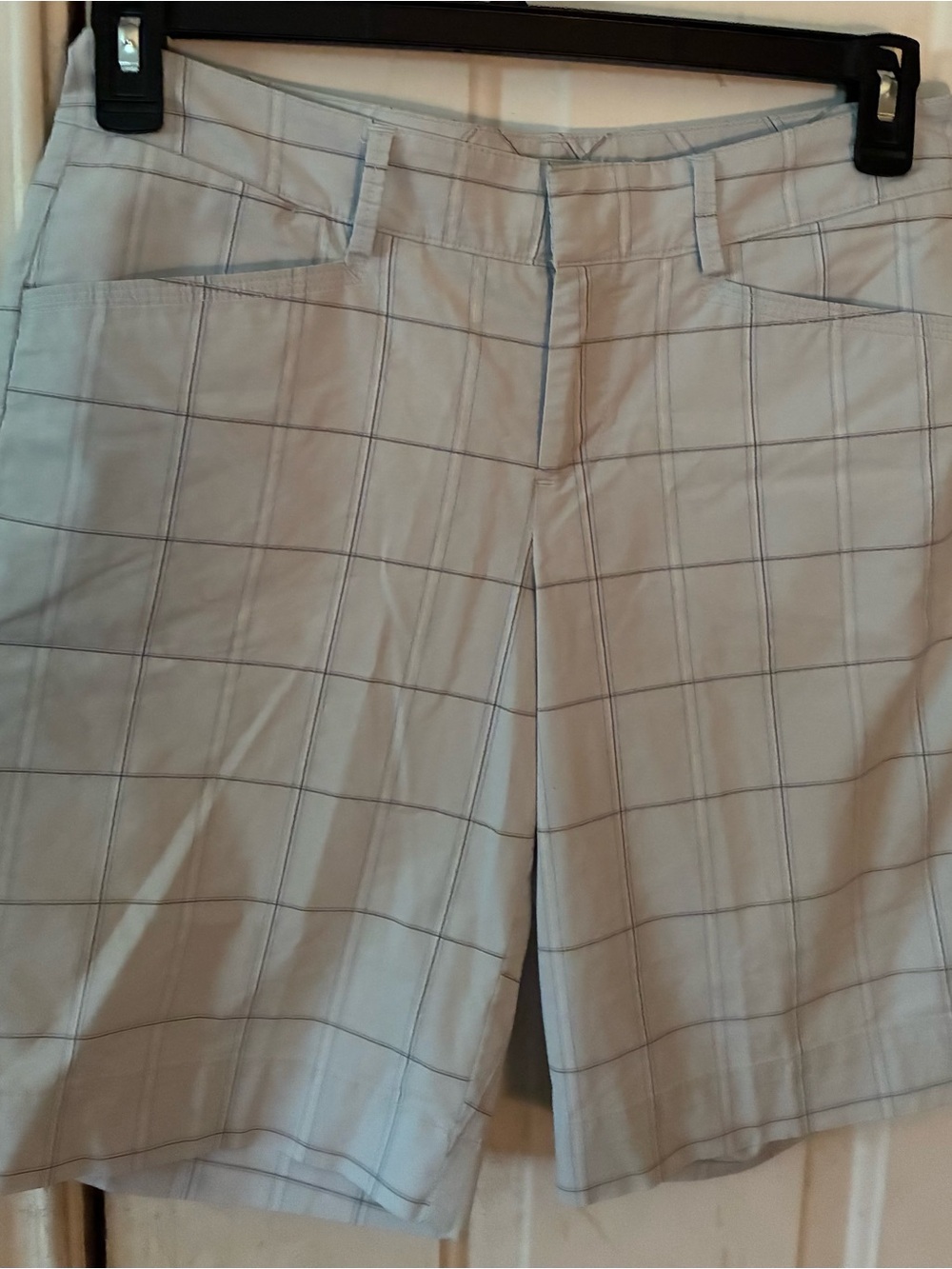 Dockers Light Blue Plaid Golf Shorts size 4 women